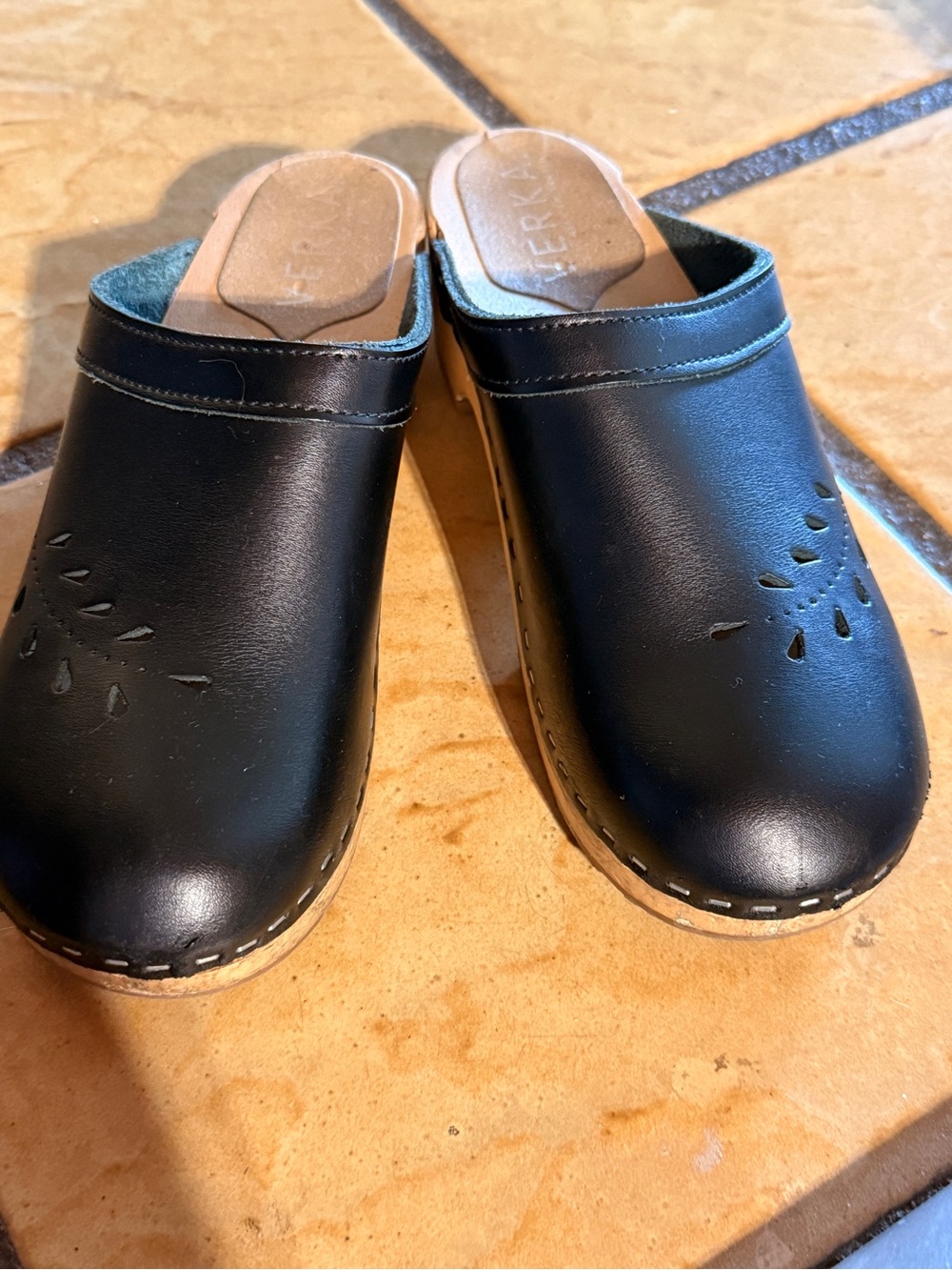 Clog Mules in Black leather - Unknown Brand